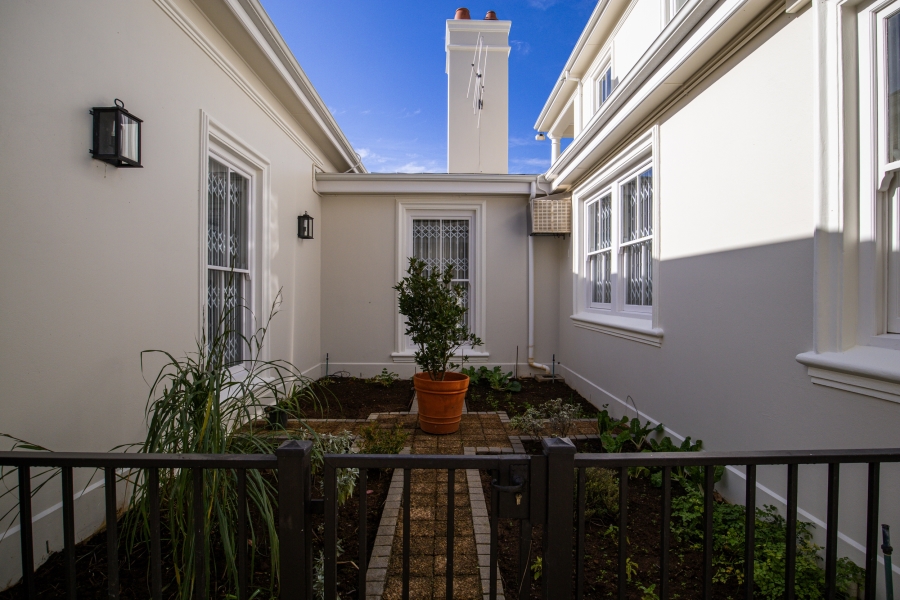 5 Bedroom Property for Sale in Constantia Western Cape